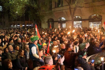 Macaristan'da vatandaş Orban'ın istifasını istiyor!