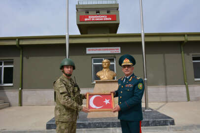 Azerbaycanlı Tümgeneral Azer İbrahimov'dan Türk askerî birliğine ziyaret