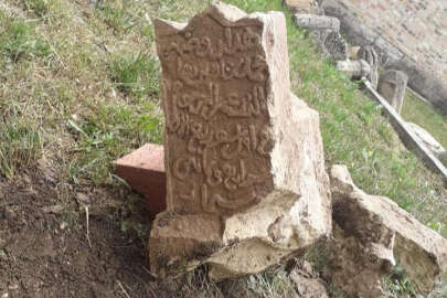 Rusya, Kırım'da eski Müslüman mezarlıklarını yok etti!