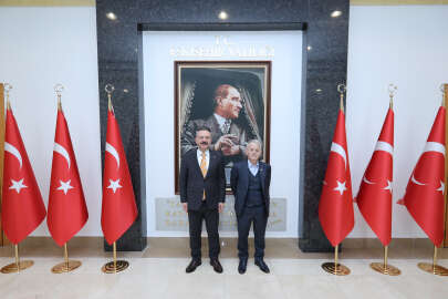 Efsanevî lider Kırımoğlu Eskişehir Valisi Hüseyin Aksoy ile görüştü