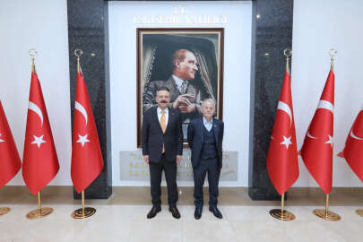 Efsanevî lider Kırımoğlu Eskişehir Valisi Hüseyin Aksoy ile görüştü
