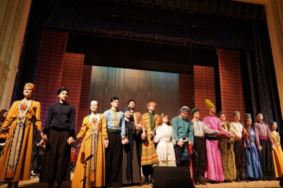 Kıyiv'de Kırım Tatar yönetmen Ahtem Seitablayev’in yönettiği “Efsane” oyunu tanıtıldı
