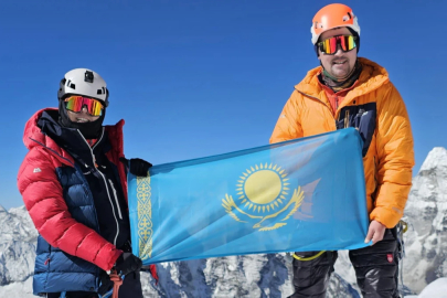 Everest'e çıkan ilk Kazak Türkü kadın