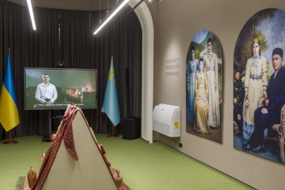 Kıyiv'de "Kırım İçin" sergisi açıldı