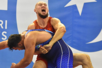 Kırgız Türkü güreşçi Mısırlı rakibine geçit vermedi