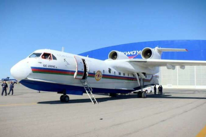 Azerbaycan'a ait amfibi uçak Türkiye'deki orman yangınlarına müdahale için geldi!