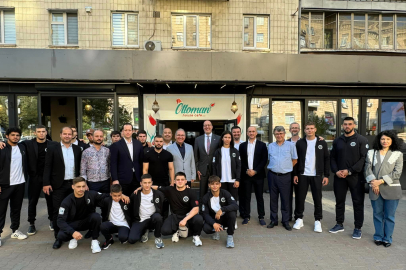 Türk iş insanlarından Kırım Tatar güreşçilere ekipman desteği