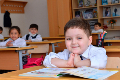 Azerbaycan'da ilkokul öğrencilerinin sayısı azalıyor!