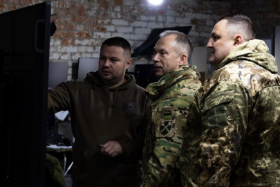 Ukrayna Başkomutanı, Kursk'ta savaşan birlikleri ziyaret etti