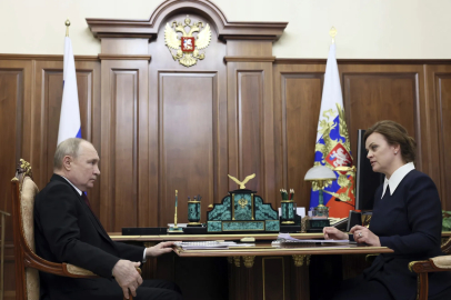 Putin'in yeğeni olan Savunma Bakan Yardımcısı sır gibi saklanan bilgiyi ağzından kaçırdı