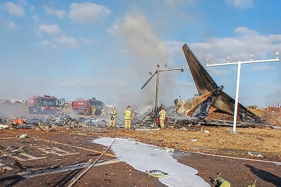 Güney Kore’de yolcu uçağı kazası