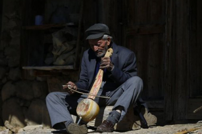 Türkistan’dan Anadolu’ya bir çalgı: Yaşayan son ıklığ ustası Emin Kök hayatını kaybetti