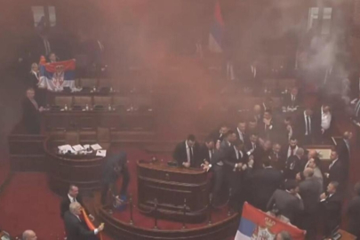 AB, Sırbistan parlamentosundaki kaostan endişe duyduğunu aktardı