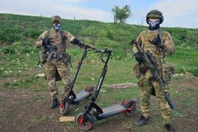 İşgalci Rus ordusu ekipmansızlık nedeniyle scooter kullanıyor