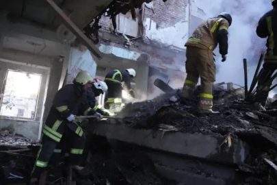 Rusya'dan Dnipropetrovsk bölgesine füze saldırısı: Ölü ve yaralılar var