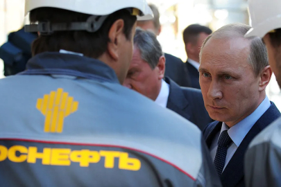 AB yaptırımları Rosneft’i vurdu: Kremlin’in enerji oyunu Hindistan’da duvara tosladı