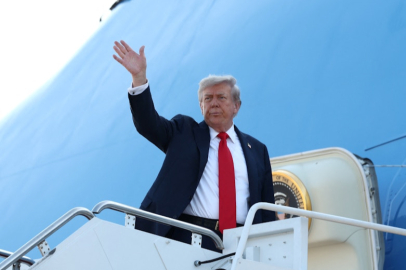 Trump'ın Alaska yolculuğu başladı: Heyette hangi isimler var?