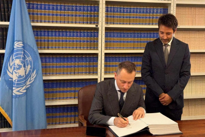 Ukrayna, Açık Denizler Sözleşmesi’ni imzaladı