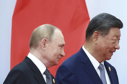 Rusya-Çin ittifakı derinleşiyor: Sibirya'nın Gücü-2 Boru Hattı Anlaşması imzalandı