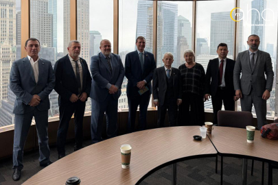 Kırımoğlu ve beraberindeki heyet, ABD Kongre Üyesi Goldman ile Kırım'ı görüştü