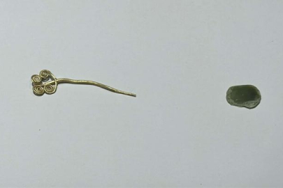 Troya’da 4 bin 500 yıllık altın broş ve yeşim taşı bulundu: Arkeoloji dünyasında tarihi keşif