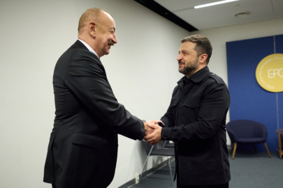 Zelenskıy ve Aliyev bir araya geldi