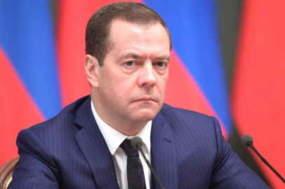 Medvedev Avrupa'ya savaş tehdidi yağdırdı!