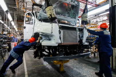 Savaş ve yaptırımların etkisi büyüyor: Rusya'da fabrikalar kapanıyor, maaşlar düşüyor