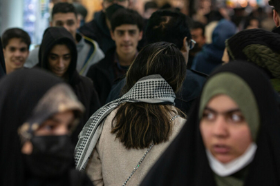 Dr. Mehsa Mehdizade QHA'ya anlattı: İran'da başörtüsü yasağı kalktı mı yoksa bu bir dezenformasyon mu?