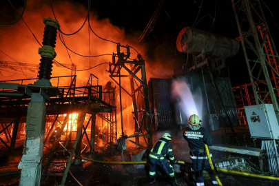 Zelenskıy: Rusya kritik altyapı tesislerini misket bombaları ile hedef alıyor!