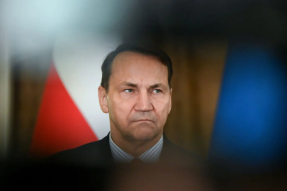 Polonya'dan çarpıcı açıklama: Putin’in uçağı Polonya’da inebilir