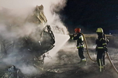 İşgalci Rusya Odesa’da sivilleri hedef aldı: Tır parkında yangın çıktı