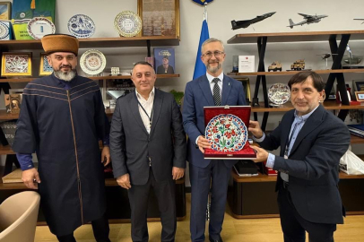 Ukrayna’nın Ankara Büyükelçisi Celâl, İHH heyetiyle görüştü