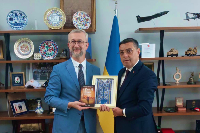 Büyükelçi Celâl, AK Parti Milletvekili Bayram ile görüştü: "Birlikte her şeyin üstesinden gelebiliriz!"