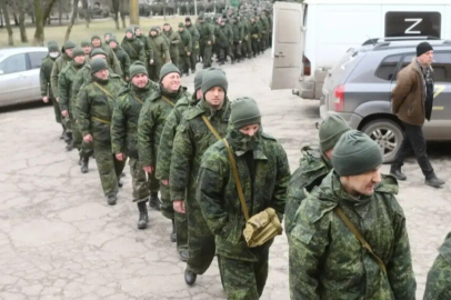 İşgalciler Kırım'da halkı Rus ordusuyla sözleşme imzalamaya zorlamanın yeni bir yolunu buldu