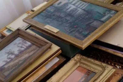 Rusya Herson Sanat Galerisi’nde binden fazla eser yağmaladı