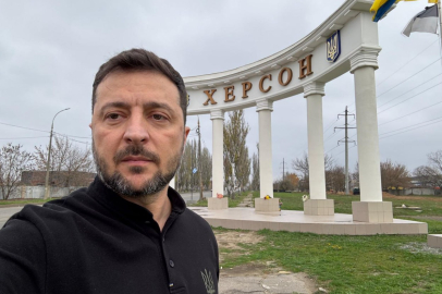 Zelenskıy, Herson’un kurtuluşunun üçüncü yılında kentteki kahramanları ödüllendirdi