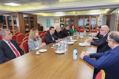 Fransa’nın Karadeniz Büyükelçisi Roux’tan Kırım Derneği ve Kırım Vakfına ziyaret