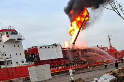 Türk bayraklı gemi Rusya'nın hedefi oldu: Gemide yangın çıktı!