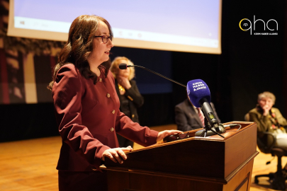 “Bilinmeze Doğru” romanının yazarı Hülya Başarangil Demir, 2025 Emine Işınsu Roman Ödülü Beratı'nı aldı