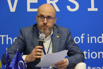 Ukrayna; Kırım Tatarları, Karaylar ve Kırımçakların kimliğini koruyan hukuki altyapıyı güçlendiriyor