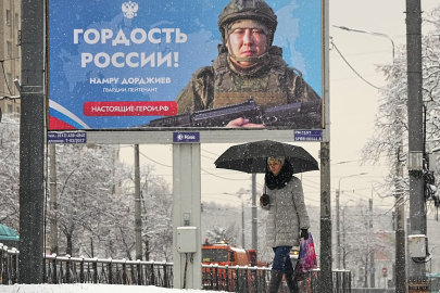 Bütçe krizi Rusya’yı vurdu: Kremlin, cephede ölen askerler için ödediği tazminatı kesti; yerine kıyma makinesi hediye ediyor!