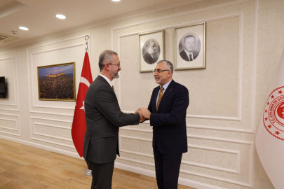 Büyükelçi Celâl, Çalışma ve Sosyal Güvenlik Bakanı Işıkhan ile ikili ilişkileri ele aldı