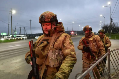 Rusya, Kırım'da yürüttüğü tatbikatı baskı ve fişleme aracı olarak da kullanıyor