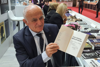 Prof. Dr. Mustafa Erkal’ın “Ülkü Uğrunda Gönüller Delidir” kitabı TÜYAP’ta okurlarla buluştu