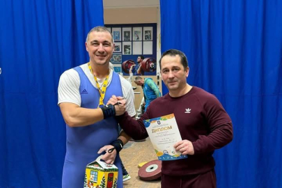 Kırım Tatar sporcu Eldar Akimov gümüş madalyanın sahibi oldu