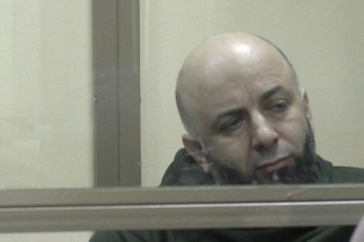 Kırım Tatar siyasi tutsak Teymur Abdullayeva, namazını yarıda kesmediği için hücreye gönderildi!