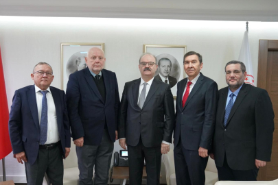 Kırım Derneği heyetinden Dr. Serdar Çam'a ziyaret: Derneğin 70. yıl faaliyetleri ele alındı