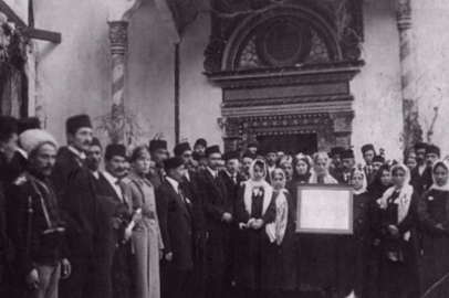 Tarak Tamgalı bayrak 108 yıl önce Hansaray'da yükseldi: Kırım Halk Cumhuriyeti'nin kuruluş yıl dönümü