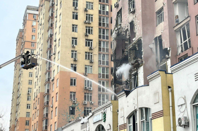 Zelenskıy: Putin barış önerilerine füzelerle yanıt verdi